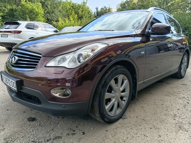 Червоний Інфініті EX 25, об'ємом двигуна 2.5 л та пробігом 250 тис. км за 9951 $, фото 1 на Automoto.ua