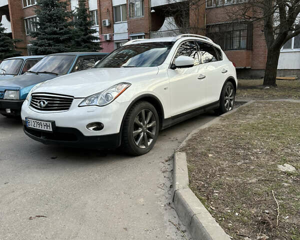 Белый Инфинити EX 35, объемом двигателя 3.5 л и пробегом 145 тыс. км за 9500 $, фото 1 на Automoto.ua