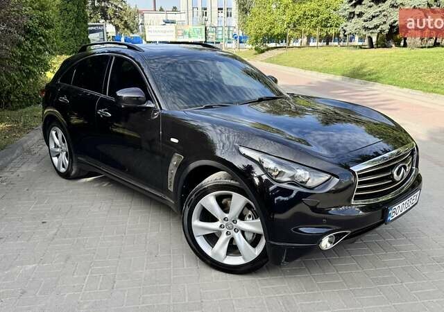 Чорний Інфініті FX 30, об'ємом двигуна 3 л та пробігом 308 тис. км за 15999 $, фото 1 на Automoto.ua