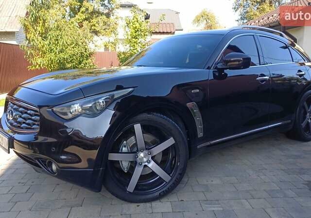 Черный Инфинити FX 30, объемом двигателя 3 л и пробегом 199 тыс. км за 16350 $, фото 1 на Automoto.ua