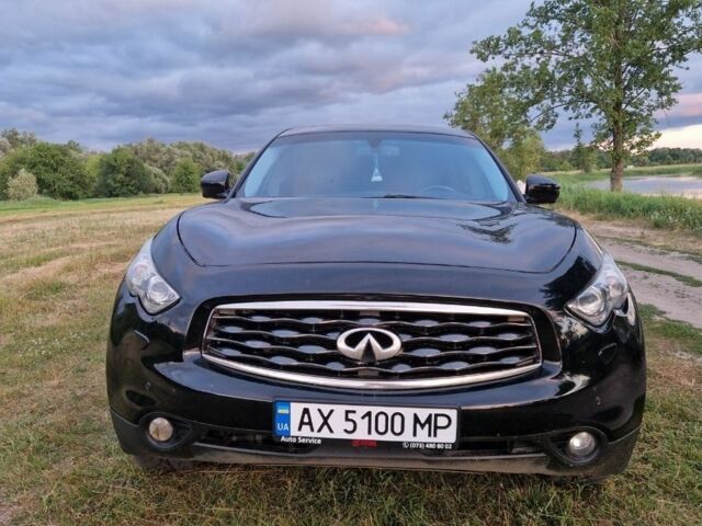 Чорний Інфініті FX 35, об'ємом двигуна 3.5 л та пробігом 250 тис. км за 98001 $, фото 1 на Automoto.ua