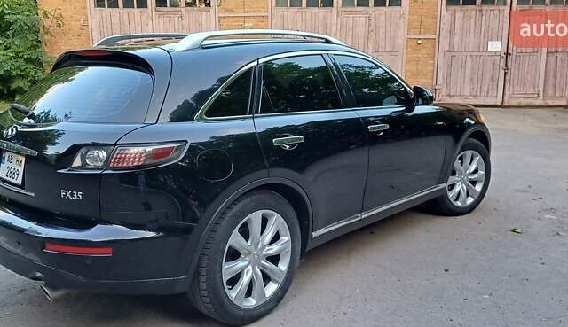 Черный Инфинити FX 35, объемом двигателя 3.5 л и пробегом 201 тыс. км за 11850 $, фото 1 на Automoto.ua