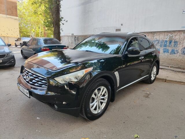 Черный Инфинити FX 35, объемом двигателя 3.5 л и пробегом 660 тыс. км за 12500 $, фото 1 на Automoto.ua