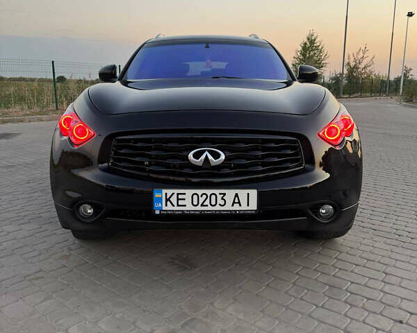Черный Инфинити FX 35, объемом двигателя 3.5 л и пробегом 196 тыс. км за 13500 $, фото 1 на Automoto.ua