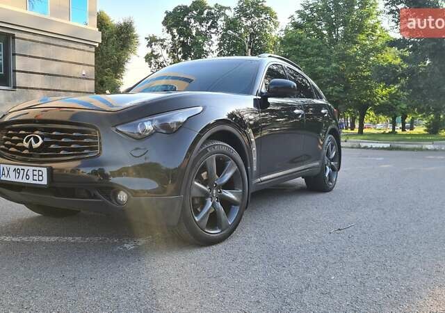 Чорний Інфініті FX 35, об'ємом двигуна 3.5 л та пробігом 187 тис. км за 15800 $, фото 1 на Automoto.ua