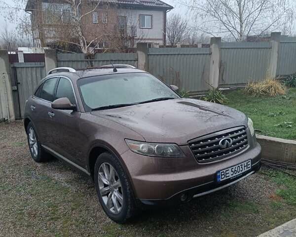 Коричневый Инфинити FX 35, объемом двигателя 3.5 л и пробегом 182 тыс. км за 10000 $, фото 1 на Automoto.ua