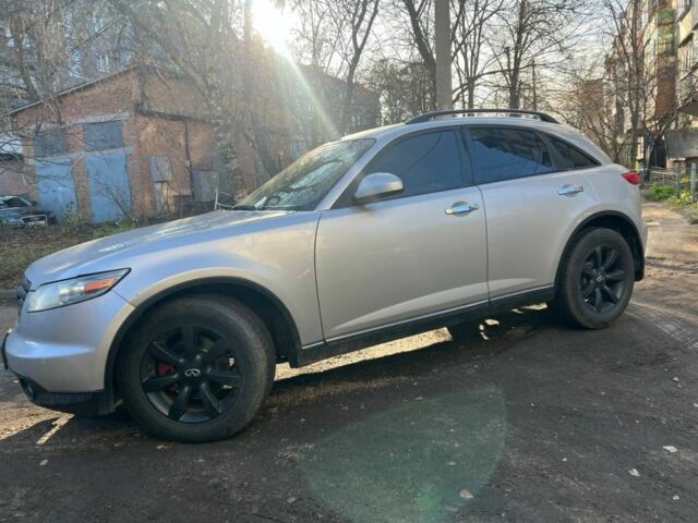 Серый Инфинити FX 35, объемом двигателя 3.5 л и пробегом 285 тыс. км за 5500 $, фото 1 на Automoto.ua