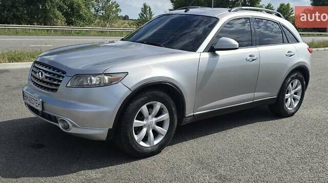 Серый Инфинити FX 35, объемом двигателя 3.5 л и пробегом 328 тыс. км за 8000 $, фото 1 на Automoto.ua