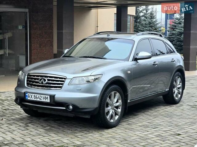 Серый Инфинити FX 35, объемом двигателя 3.5 л и пробегом 168 тыс. км за 8900 $, фото 1 на Automoto.ua