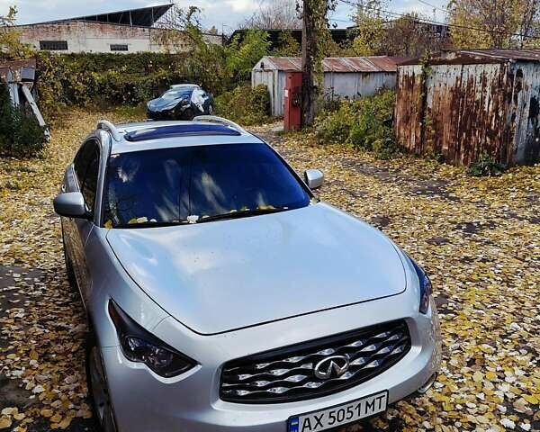 Сірий Інфініті FX 35, об'ємом двигуна 3.5 л та пробігом 157 тис. км за 13500 $, фото 1 на Automoto.ua