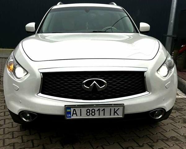Білий Інфініті FX 37, об'ємом двигуна 3.7 л та пробігом 210 тис. км за 14000 $, фото 1 на Automoto.ua