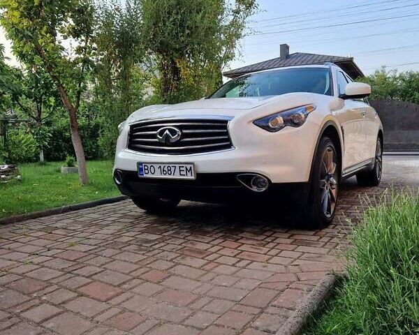 Білий Інфініті FX 37, об'ємом двигуна 3.7 л та пробігом 160 тис. км за 16400 $, фото 1 на Automoto.ua