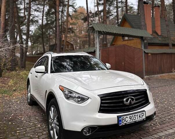 Белый Инфинити FX 37, объемом двигателя 3.7 л и пробегом 160 тыс. км за 14900 $, фото 1 на Automoto.ua
