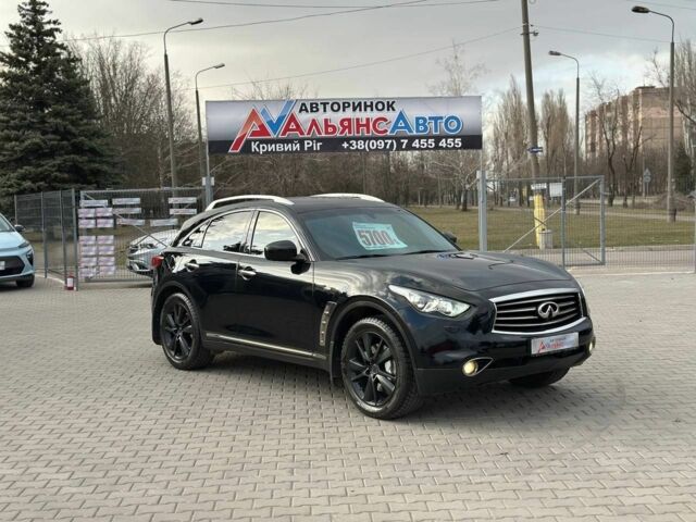 Черный Инфинити FX 37, объемом двигателя 3.7 л и пробегом 165 тыс. км за 17999 $, фото 1 на Automoto.ua
