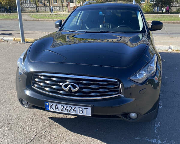 Чорний Інфініті FX 37, об'ємом двигуна 3.7 л та пробігом 195 тис. км за 13000 $, фото 1 на Automoto.ua