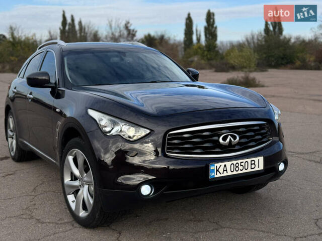 Инфинити FX 37 2010 в Киеве на Automoto.ua Коричневый Инфинити FX 37, объемом двигателя 3.7 л и пробегом 235 тыс. км за 13999 $, фото 1 на Automoto.ua