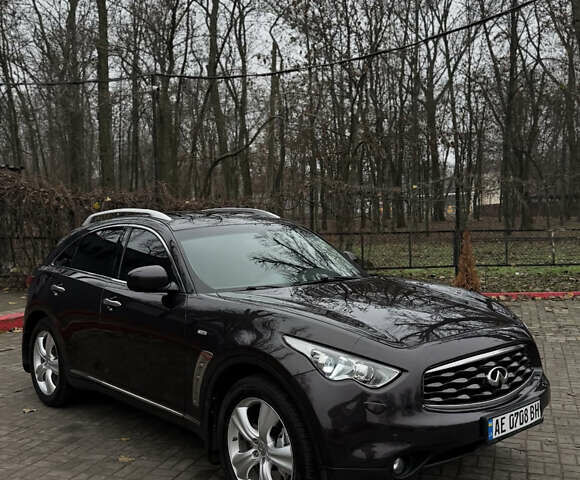 Коричневый Инфинити FX 37, объемом двигателя 3.7 л и пробегом 132 тыс. км за 13700 $, фото 1 на Automoto.ua