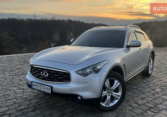 Сірий Інфініті FX 37, об'ємом двигуна 3.7 л та пробігом 191 тис. км за 14500 $, фото 1 на Automoto.ua