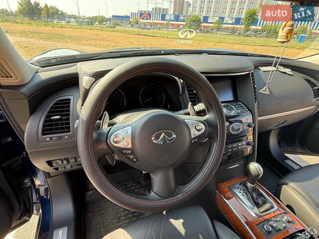 Синий Инфинити FX 37, объемом двигателя 3.7 л и пробегом 41 тыс. км за 33500 $, фото 1 на Automoto.ua