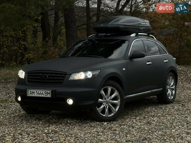 Черный Инфинити FX 45, объемом двигателя 4.5 л и пробегом 293 тыс. км за 15000 $, фото 1 на Automoto.ua