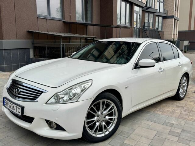 Белый Инфинити G25, объемом двигателя 2.5 л и пробегом 230 тыс. км за 8999 $, фото 1 на Automoto.ua