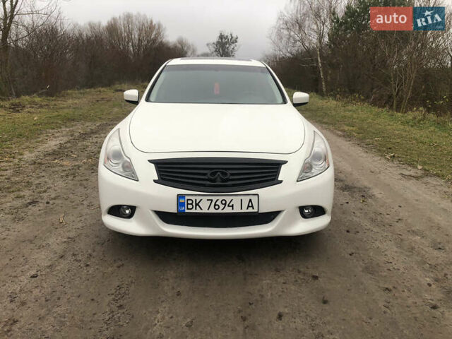 Білий Інфініті G25, об'ємом двигуна 2.5 л та пробігом 186 тис. км за 10800 $, фото 1 на Automoto.ua