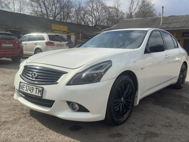 Белый Инфинити G25, объемом двигателя 2.5 л и пробегом 194 тыс. км за 9500 $, фото 1 на Automoto.ua