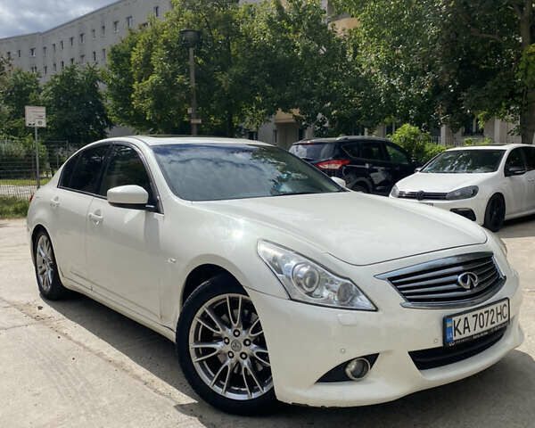 Белый Инфинити G25, объемом двигателя 2.5 л и пробегом 186 тыс. км за 10200 $, фото 1 на Automoto.ua