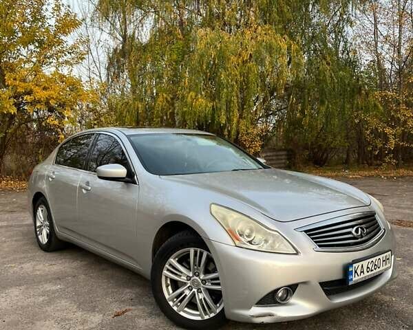 Серый Инфинити G25, объемом двигателя 2.5 л и пробегом 256 тыс. км за 9100 $, фото 1 на Automoto.ua