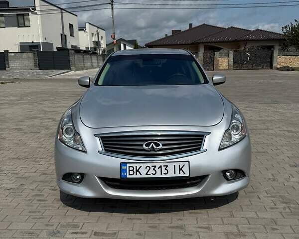 Сірий Інфініті G25, об'ємом двигуна 2.5 л та пробігом 201 тис. км за 9500 $, фото 1 на Automoto.ua