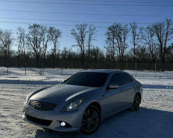 Сірий Інфініті G25, об'ємом двигуна 2.5 л та пробігом 180 тис. км за 10500 $, фото 1 на Automoto.ua