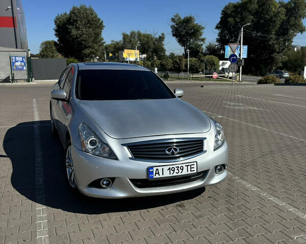 Серый Инфинити G25, объемом двигателя 2.5 л и пробегом 187 тыс. км за 9500 $, фото 1 на Automoto.ua