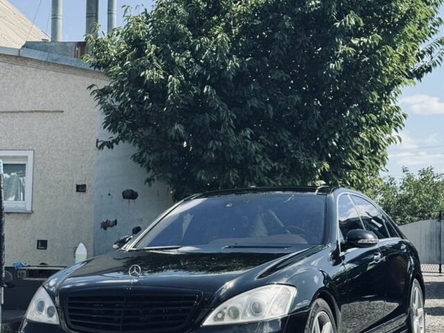 Черный Инфинити G35, объемом двигателя 5.5 л и пробегом 275 тыс. км за 10000 $, фото 1 на Automoto.ua