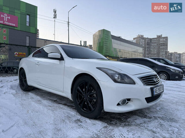 Білий Інфініті G37, об'ємом двигуна 3.7 л та пробігом 232 тис. км за 10500 $, фото 1 на Automoto.ua