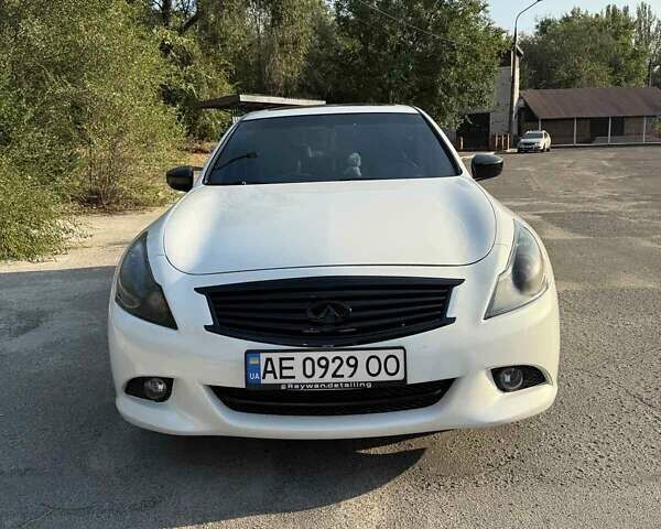 Білий Інфініті G37, об'ємом двигуна 3.7 л та пробігом 220 тис. км за 9500 $, фото 1 на Automoto.ua