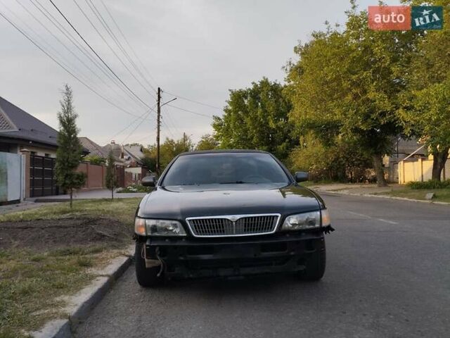 Сірий Інфініті I30, об'ємом двигуна 3 л та пробігом 300 тис. км за 1300 $, фото 1 на Automoto.ua