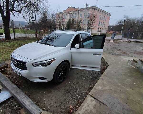 Білий Інфініті JX35, об'ємом двигуна 3.5 л та пробігом 310 тис. км за 11000 $, фото 1 на Automoto.ua