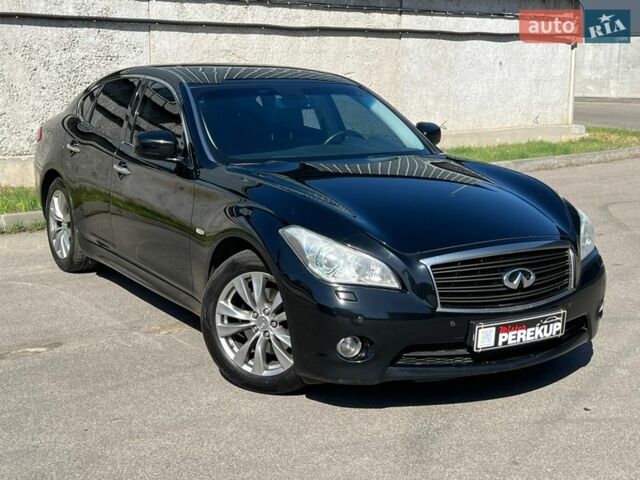Чорний Інфініті M25, об'ємом двигуна 2.5 л та пробігом 110 тис. км за 9999 $, фото 1 на Automoto.ua