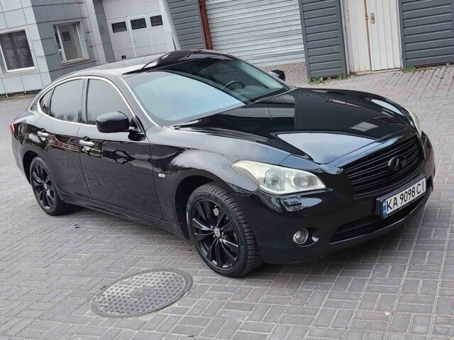 Черный Инфинити M37, объемом двигателя 3.7 л и пробегом 270 тыс. км за 11000 $, фото 1 на Automoto.ua