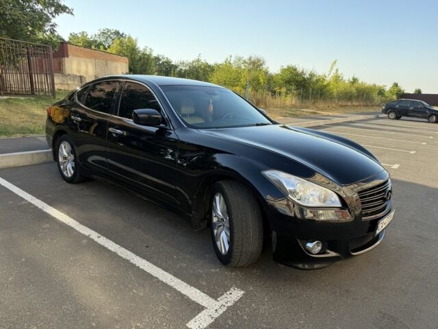 Чорний Інфініті M37, об'ємом двигуна 3.7 л та пробігом 320 тис. км за 12495 $, фото 1 на Automoto.ua