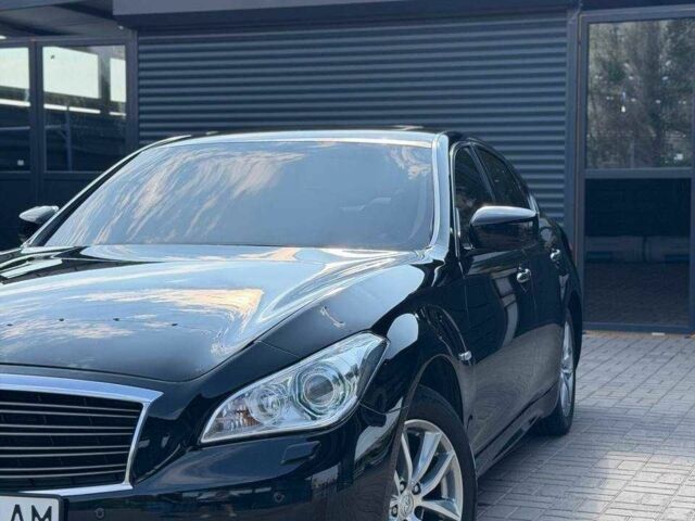 Чорний Інфініті M37, об'ємом двигуна 4 л та пробігом 202 тис. км за 10500 $, фото 1 на Automoto.ua