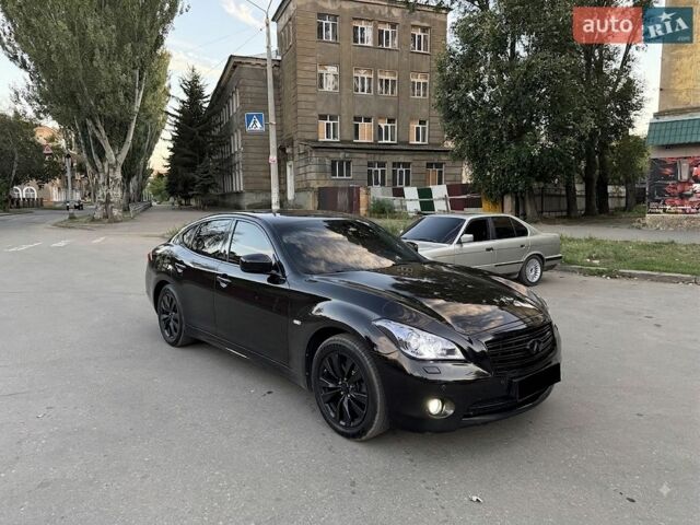 Черный Инфинити M37, объемом двигателя 3.7 л и пробегом 278 тыс. км за 10500 $, фото 1 на Automoto.ua