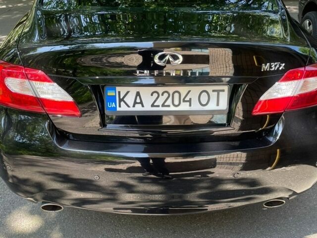 Черный Инфинити M37, объемом двигателя 3.7 л и пробегом 130 тыс. км за 15000 $, фото 1 на Automoto.ua