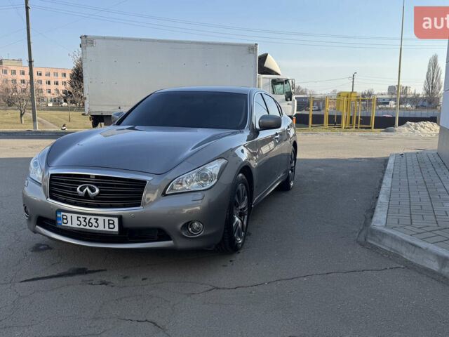 Серый Инфинити M37, объемом двигателя 3.7 л и пробегом 259 тыс. км за 11500 $, фото 1 на Automoto.ua