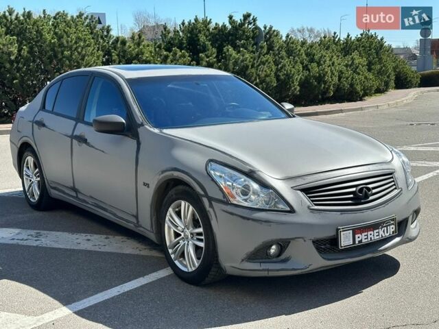 Белый Инфинити Q40, объемом двигателя 3.7 л и пробегом 200 тыс. км за 9499 $, фото 1 на Automoto.ua