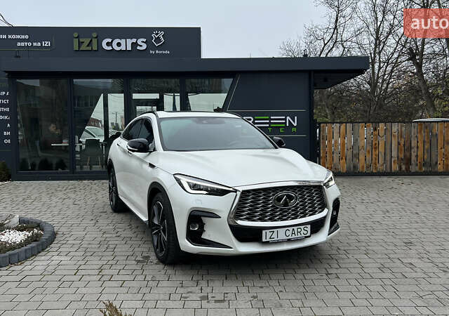 Белый Инфинити QX55, объемом двигателя 2 л и пробегом 33 тыс. км за 34900 $, фото 1 на Automoto.ua