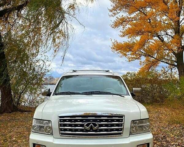 Белый Инфинити QX56, объемом двигателя 5.6 л и пробегом 182 тыс. км за 14500 $, фото 1 на Automoto.ua