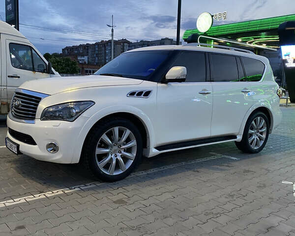 Инфинити QX56 2011 в Хмельницком на Automoto.ua Белый Инфинити QX56, объемом двигателя 5.6 л и пробегом 130 тыс. км за 14900 $, фото 1 на Automoto.ua