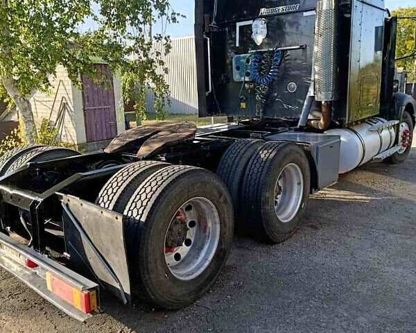 Черный Интернационал 9200, объемом двигателя 12.7 л и пробегом 600 тыс. км за 7000 $, фото 1 на Automoto.ua