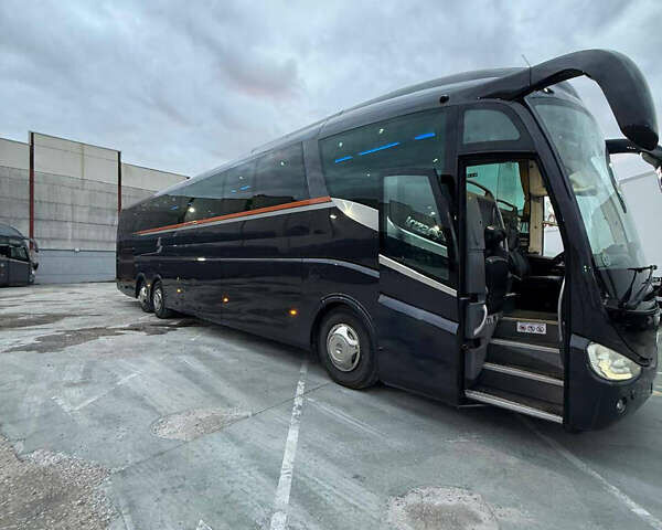 Черный Иризар PB, объемом двигателя 0 л и пробегом 300 тыс. км за 142212 $, фото 1 на Automoto.ua